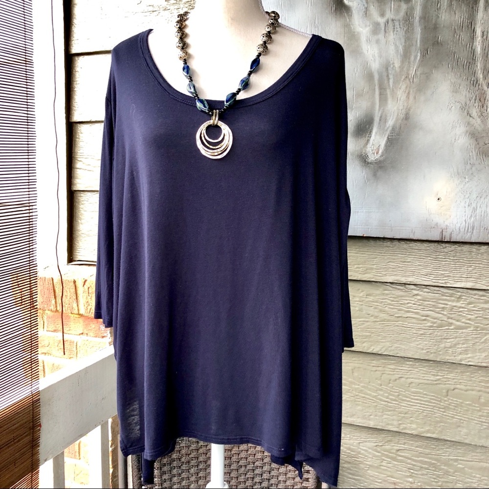 Lady's Navy Blue Top w/3/4 Length Sleeves! Sz M